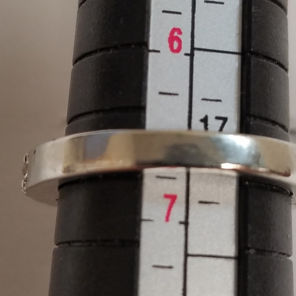 Ring - Picture 3 of 4
